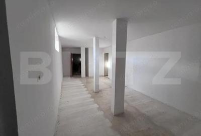 Casă cu 11 camere cu Teren 1342 Mp în Central - 9