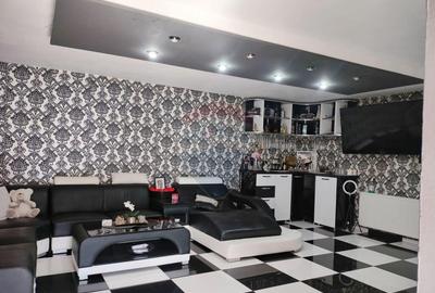 Casa cu 7 camere spa?ioase ideala pentru doua familii - 9