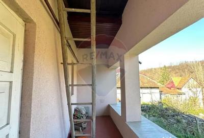 Casă cu 3 camere cu Teren 9500 Mp în Benesat - 4