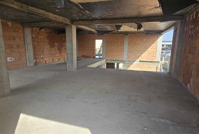 Casă cu 4 camere în Strejnicu