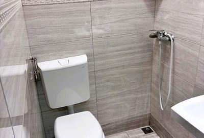 Spațiu comercial, de 30 mp, în Central - 8