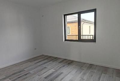 Casă cu 4 camere în Olteni - 11