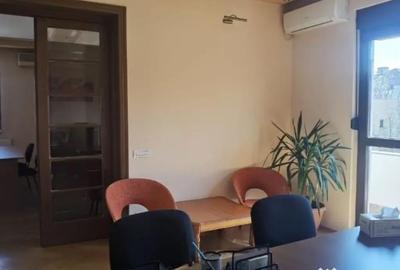 Apartament cu 5 camere semidecomandat în Casin - 2
