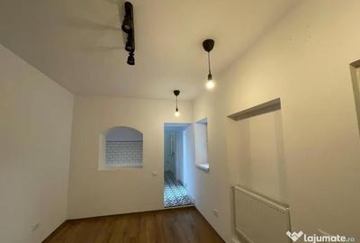 Casă cu 6 camere cu Teren 250 Mp în Tineretului - 7
