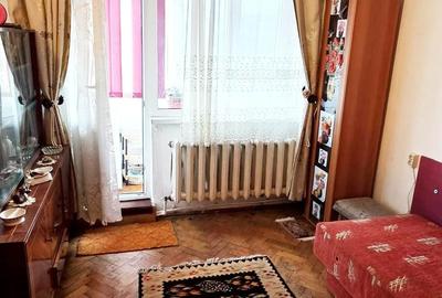 Apartament cu 2 camere decomandat în Precista