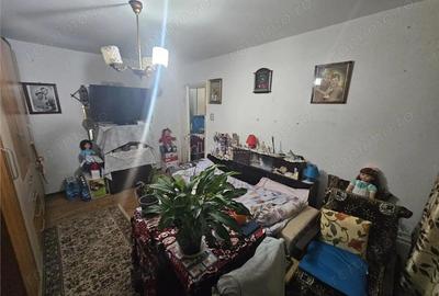 Apartament cu 3 camere nedecomandat în Micro III - 20