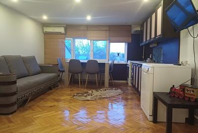 Apartament cu 3 camere semidecomandat în 1 Mai - 1