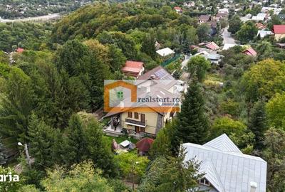 Casă cu 9 camere cu Teren 1800 Mp în Central - 3