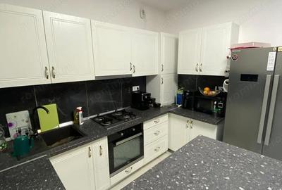 Casă cu 4 camere în Central - 1