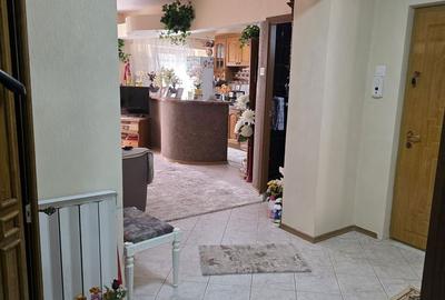 Apartament cu 4 camere decomandat în Traian - 7