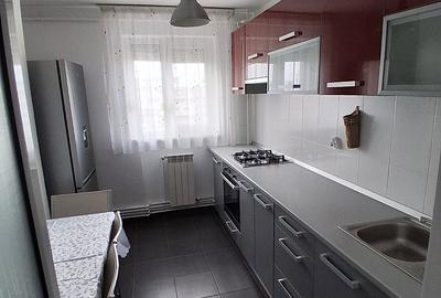 Apartament cu 2 camere decomandat în Micro 19 - 1