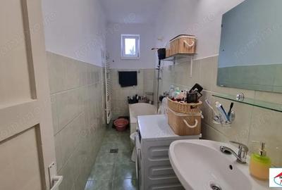 Apartament cu 3 camere decomandat în Central - 1