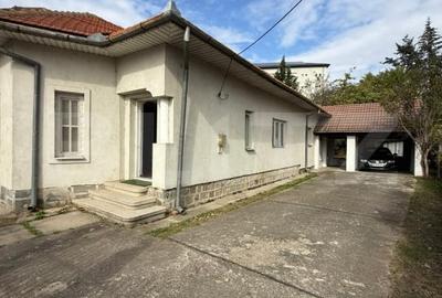 Casa cu teren generos intr-o zona premium – Ideala pentru Locuinta sau Investiti - 1