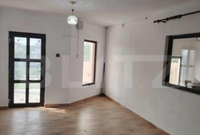 Casă cu 3 camere cu Piscina în Central - 11