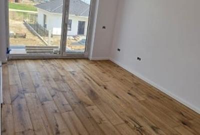Casă cu 4 camere cu Teren 150 Mp în UTA - 12