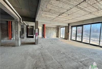 Spațiu comercial, de 236 mp, în Central - 13
