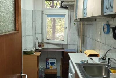 Apartament cu 2 camere decomandat în Berceni