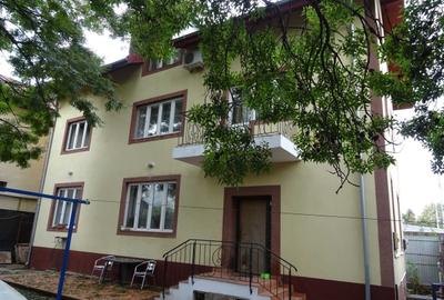 Casă cu 7 camere cu Teren 294 Mp în Rahova - 5