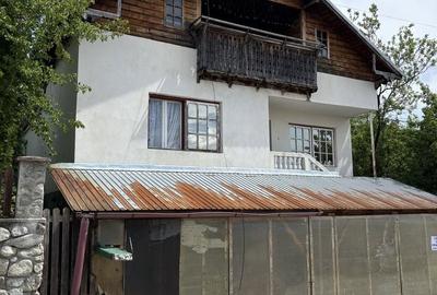 Casă cu 3 camere în Central - 2