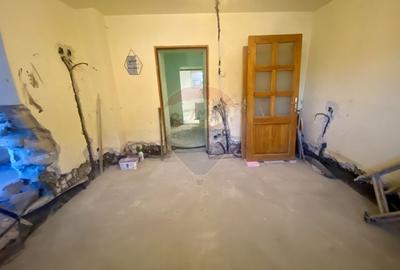 Casă cu 8 camere cu Teren 485 Mp în Central - 41