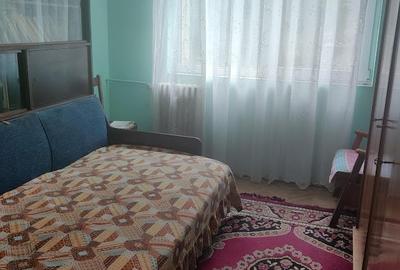Titan, Piata Minis, 4 camere mobilate si utilate, etaj 2/4