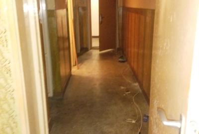 Vand apartament cu patru camere Vand apartament cu patru camere - 3