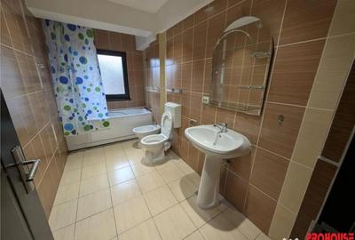 Casă cu 3 camere cu Teren 1500 Mp în Central - 1