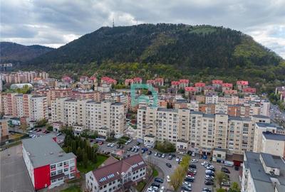 Apartament cu 4 camere decomandat în Răcădău - 1