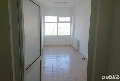 Spațiu comercial, de 100 mp, în Central - 7