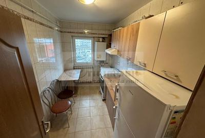 Decomandat, 2 cam, etaj 4/4, zona Hala Centrală , 142.000 € - 2