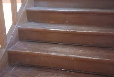 Casă cu 4 camere cu Teren 160 Mp în Vatra Luminoasă