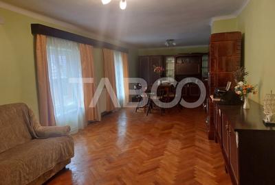 Apartament la casa 97 mpu 5 camere 2 bucatarii 3 bai gradina Cisnadie - 5