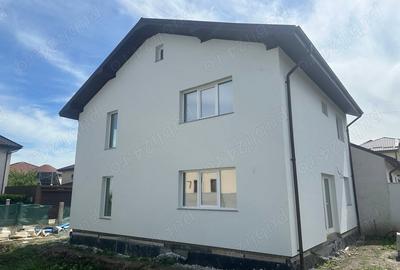 Casă cu 5 camere cu Teren 170 Mp în Km 5 - 6