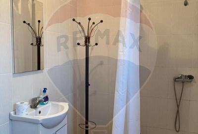 Casă cu 8 camere cu Teren 462 Mp în Central - 16