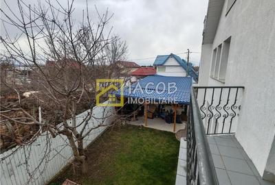 Casă individuală cu 6 camere cu Canalizare în 9 Mai - 14