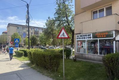 Spațiu comercial, de 35 mp, în Central - 4