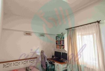 "Acasa" in Vatra Luminoasa - 10