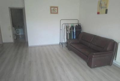 Casă cu Teren 300 Mp în Malu Mare - 2