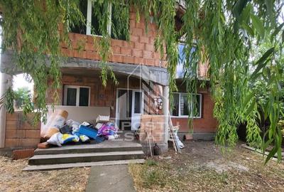 Casă cu 7 camere cu Teren 550 Mp în Dudeștii Noi - 6