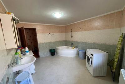 Casă cu 4 camere în Central - 1