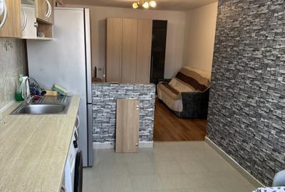 Apartament cu 3 camere semidecomandat, mobilat în Florești - 3