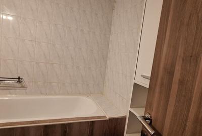 Apartament cu 3 camere semidecomandat, mobilat în Titan - 22