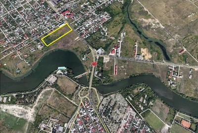 Teren de 17000 mp, în Nord - 1