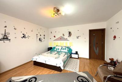 Apartament cu 3 camere semidecomandat în Central - 2