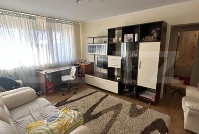 Apartament cu 3 camere semidecomandat, mobilat în Micro 16 - 1