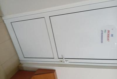 Spațiu comercial, de 13 mp, în Central - 4