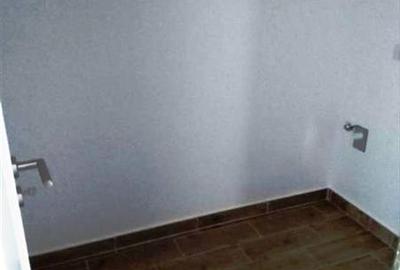 Apartament cu 2 camere nedecomandat, mobilat în Tractorul - 7
