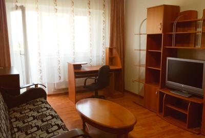 Apartament cu 3 camere decomandat în B-dul București
