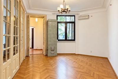 Apartament cu 3 camere semidecomandat în Rosetti