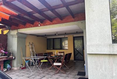 Casă individuală cu 7 camere cu Canalizare în Titulescu - 2